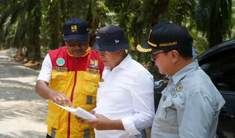 Pemkab Bengkulu Selatan Tinjau Progres Pembangunan Jalan Inpres Palak Siring—Matai.