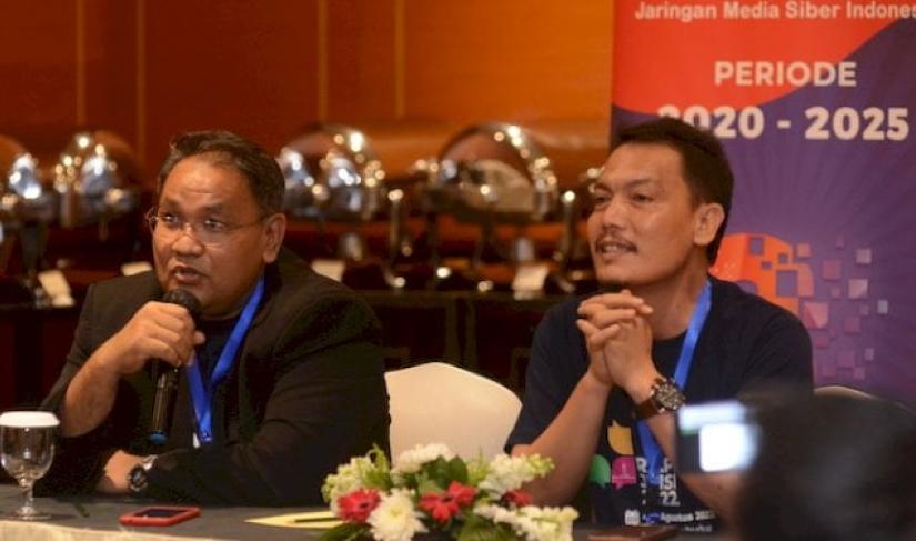 Rahiman Dani (Kanan), Teguh Santoso (Kiri)