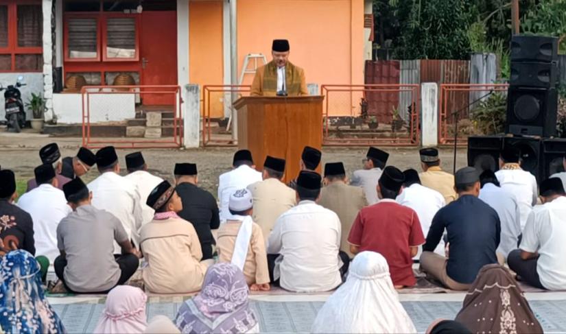 Gubernur Bengkulu Dr. H. Rohidin Mersyah bertindak sebagai Khotib Sholat Id di Seluma