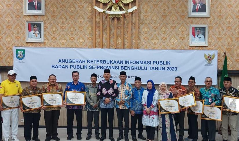 Penganugerahan keterbukaan Informasi Publik Badan/Lembaga Pemerintah.
