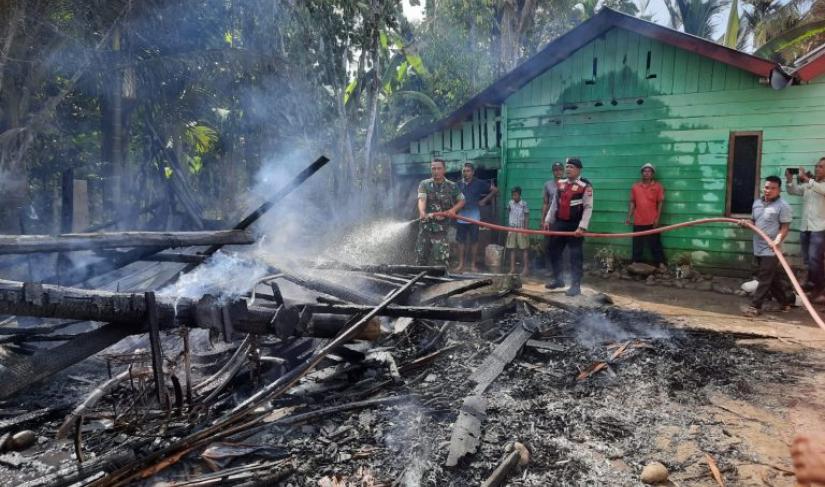 Kebakaran terjadi di Gampong Pante Beureune, Kecamatan Meurah Dua Kabupaten Pidie Jaya, Senin 1 Mei 2023 sekitar pukul 9.30 Wib.