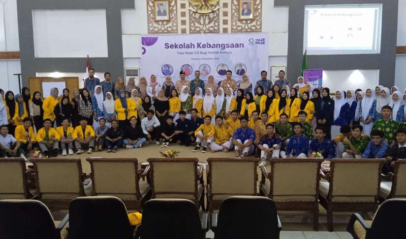 Sekolah kebangsaan bagi pemilih pemula.