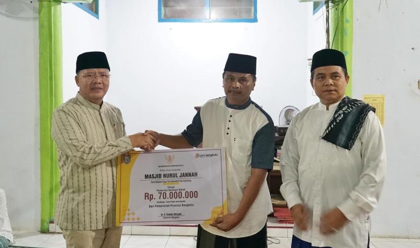 Kegiatan Safari Subuh di Masjid Nurul Jannah, Desa Babakan Bogor Kecamatan Kabawetan Kabupaten Kepahiang, Jumat(22/3). 