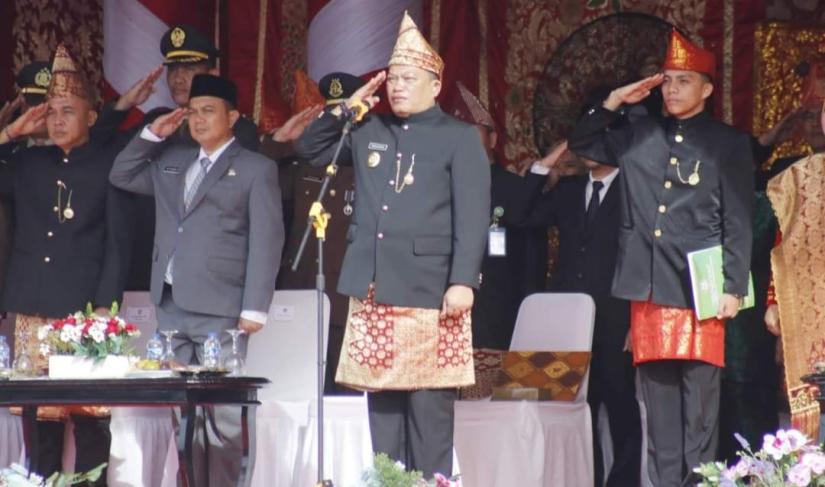 Bupati Seluma saat menjadi Inspektur upacara peringatan HUT Kabupaten Seluma yang ke 21