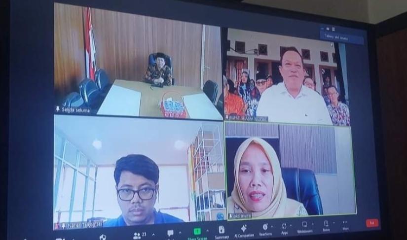 Bupati Seluma saat Uci coba sinyal internet lakukan zoom meeting 