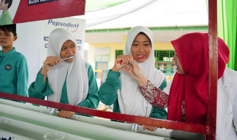 “Pelatihan Santri Berseri; Bercahaya, Sehat, dan Percaya Diri” di Pondok Pesantren Darussalam Bengkulu pada Jumat (8/3) dengan melibatkan 150 santri dan santri putri.