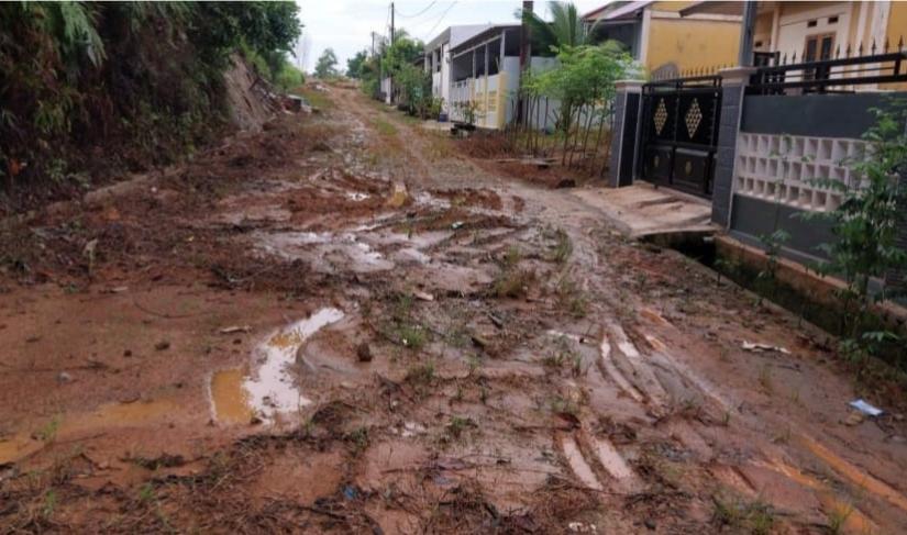 Wali Kota Bengkulu, Dedy Wahyudi, ternyata pernah menandatangani kontrak politik dengan warga Perumahan Griya Andika Alfatindo, RT 15, Kelurahan Sukarami, Kota Bengkulu.