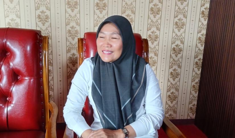 Kepala Dinas Pendidikan dan Kebudayaan Kabupaten Kepahiang, Dr. Nining Fawely Pasju, MM,