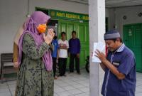  Derta usai Menyerahkan Zakat Mal, (27/04).