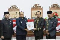 ( DPRD ) Kabupaten Seluma Gelar Rapat Paripurna di gedung Rapat Paripurna DPRD  dengan agenda kesepakatan bersama Tentang KUA-PPAS RAPBD TA 2023. Rabu ( 20/7/2022 )