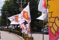 bendera Partai Gerindra di Jalan Pangkalpinang