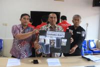 Seorang oknum pedagang warga Sepakat, Kel. Sawah Lebar Baru. Kec. Ratu Agung, Kota Bengkulu kembali harus berurusan dengan pihak kepolisian atas kepemilikan narkotika jenis sabu. YI (45) merupakan seorang residivis kasus serupa pada tahun 2018 lalu.