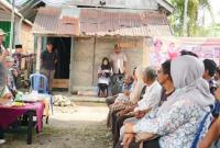 Dokumentasi Gubernur Bengkulu Rohidin Mersyah melaunching perbaikan rumah tak layak huni di Kabupaten Bengkulu Tengah.