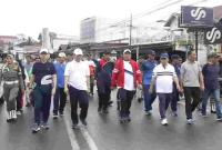 Poto bupati dan wakil bupati seluma saat jalan santai