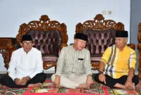 Gubernur Bengkulu bersama rombongan buka puasa bersama di Balai Pat Petulai.
