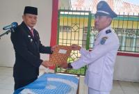Camat kecamtan air besi Bengkulu Utara resmi melantik RIVONDI menjadi pjs kades desa talang Lembak." Redy Penarafflesia.com"