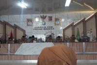 RAPAT : Bupati Kaur pimpin evaluasi rapat program kerja seluruh OPD, camat, dan kapus.