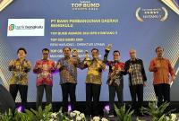 Gubernur Bengkulu, DR. H. Rohidin Mersyah, kembali menorehkan prestasi gemilang dengan meraih dua penghargaan sebagai Top Pembina Badan Usaha Milik Daerah (BUMD) 2024. 
