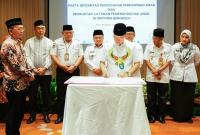 Penandatanganan Pakta Integritas dan Penguatan Layanan Pemenuhan Hak Anak di Provinsi Bengkulu, di Hotel Mercure, Rabu (13/11).