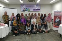 Anggota DPD RI, Apt. Destita Khairilisani, S.Farm., M.S.M, melakukan pertemuan penyerapan aspirasi masyarakat bersama kader One Stop Service and Learning (OSSL) dampingan Cahaya Perempuan Women Crisis Center (CPWCC), Senin (11/8/2025), di Ruang Pertemuan Hotel Cordela, Kota Bengkulu.
