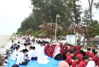 Kegiatan Asmara Subuh di Pantai Panjang, Jumat (27/2/26).