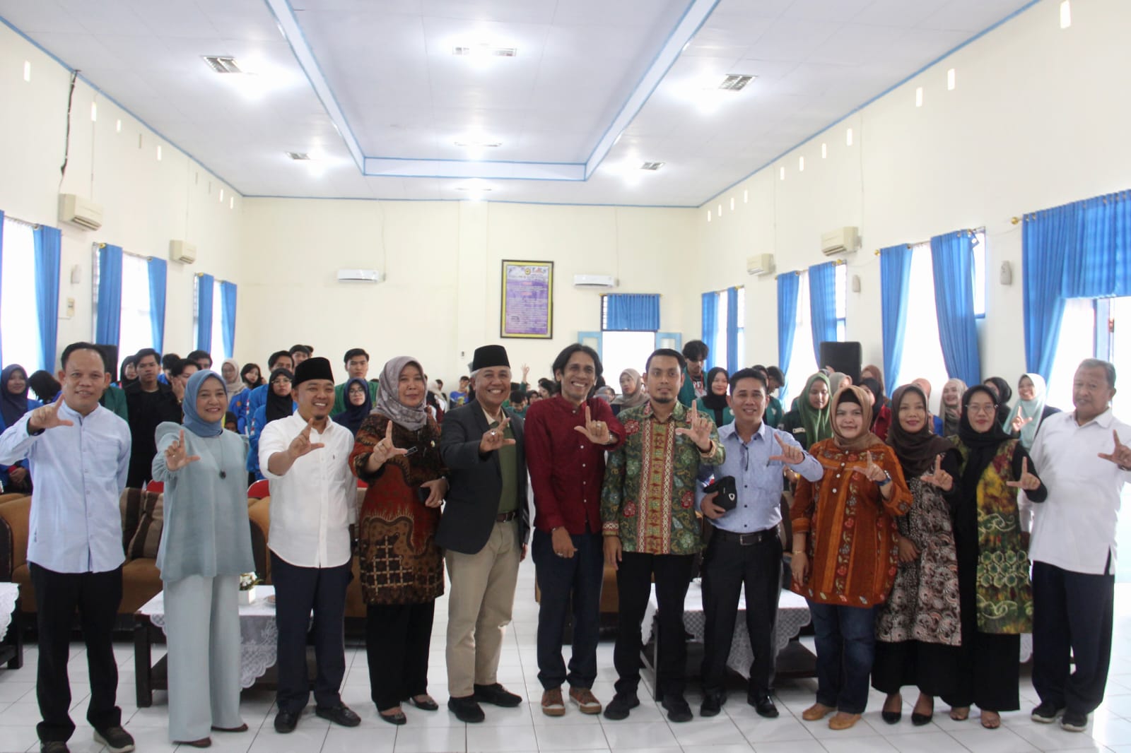 Kadis Kominfotik Provinsi Bengkulu Apresiasi Seminar Yang Digelar Oleh KPID Bersama BEM Universitas