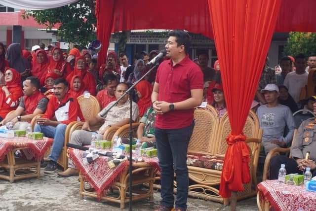 Wabup Arie Septia Adinata SE, M.Ap, Menyampaikan kata sambutan sebelum pelepasan peserta pawai