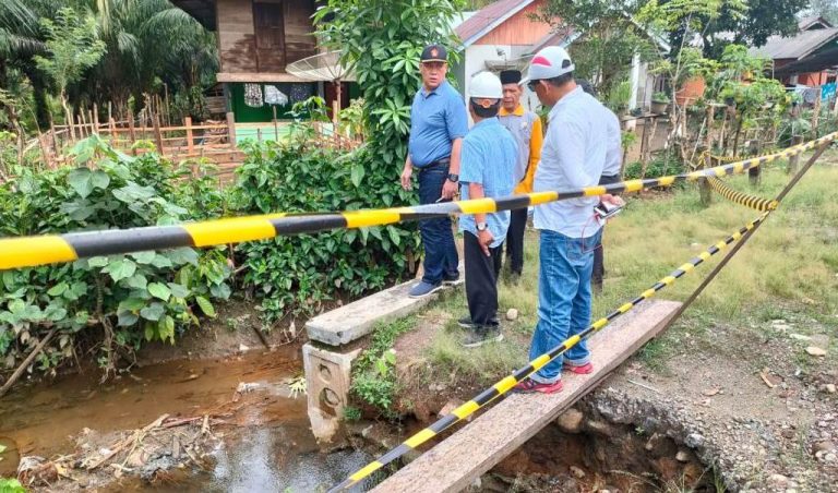 Herwin Suberhani Sidak Jalan Rusak