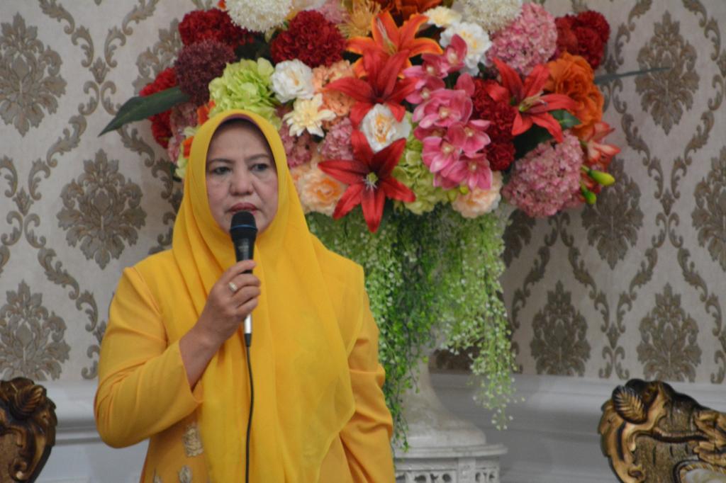 Hj Leni Haryati John Latief