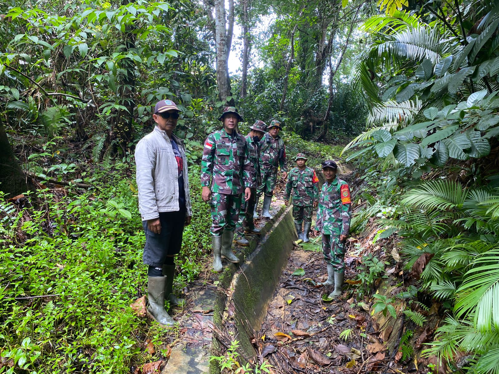 Kunjungan kerja Dandim 0423 Bu ke pulau terluar enggano
