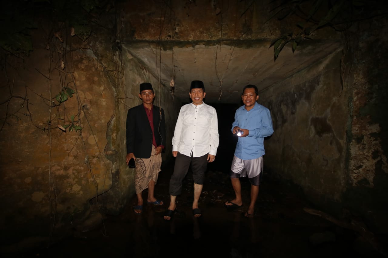 Sekda Seluma beserta kades dan ketua BPD tinjau lokasi Plad deker yang rusak 