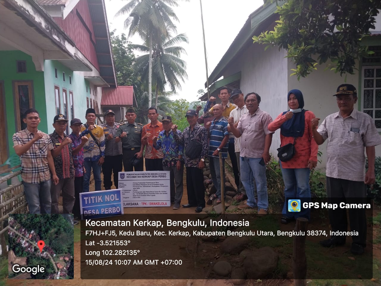 Penentuan titik nol pembangunan jalan rabat beton desa Perbo di hadiri oleh seluruh unsur tripika kecamatan 