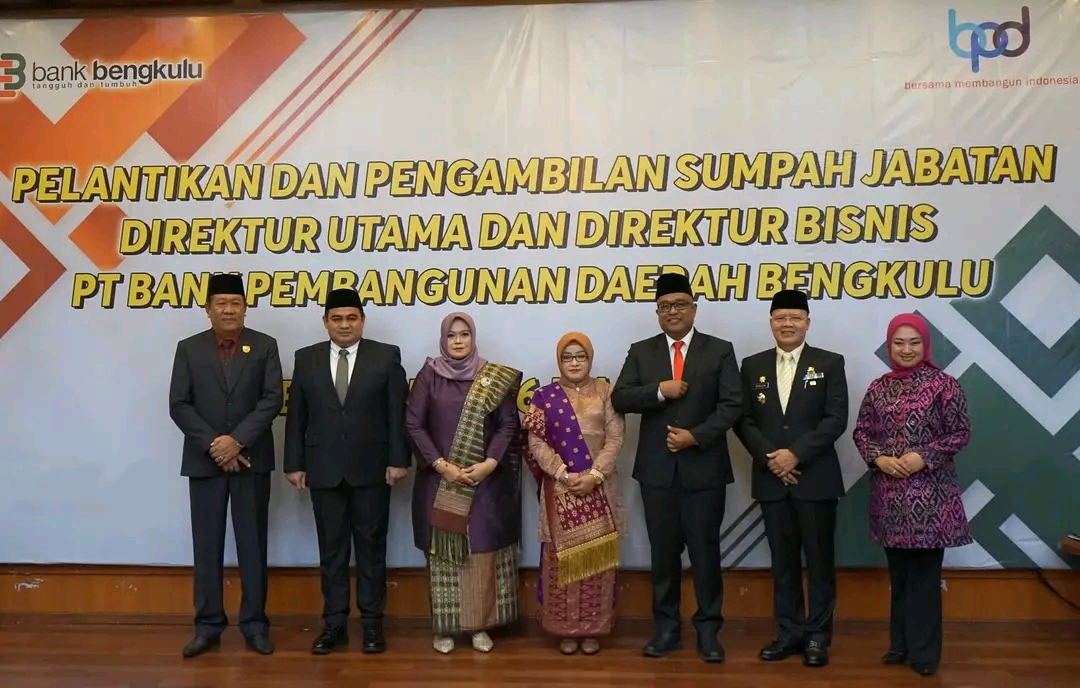 Sesi Foto Pelantikan Direksi Bank Bengkulu