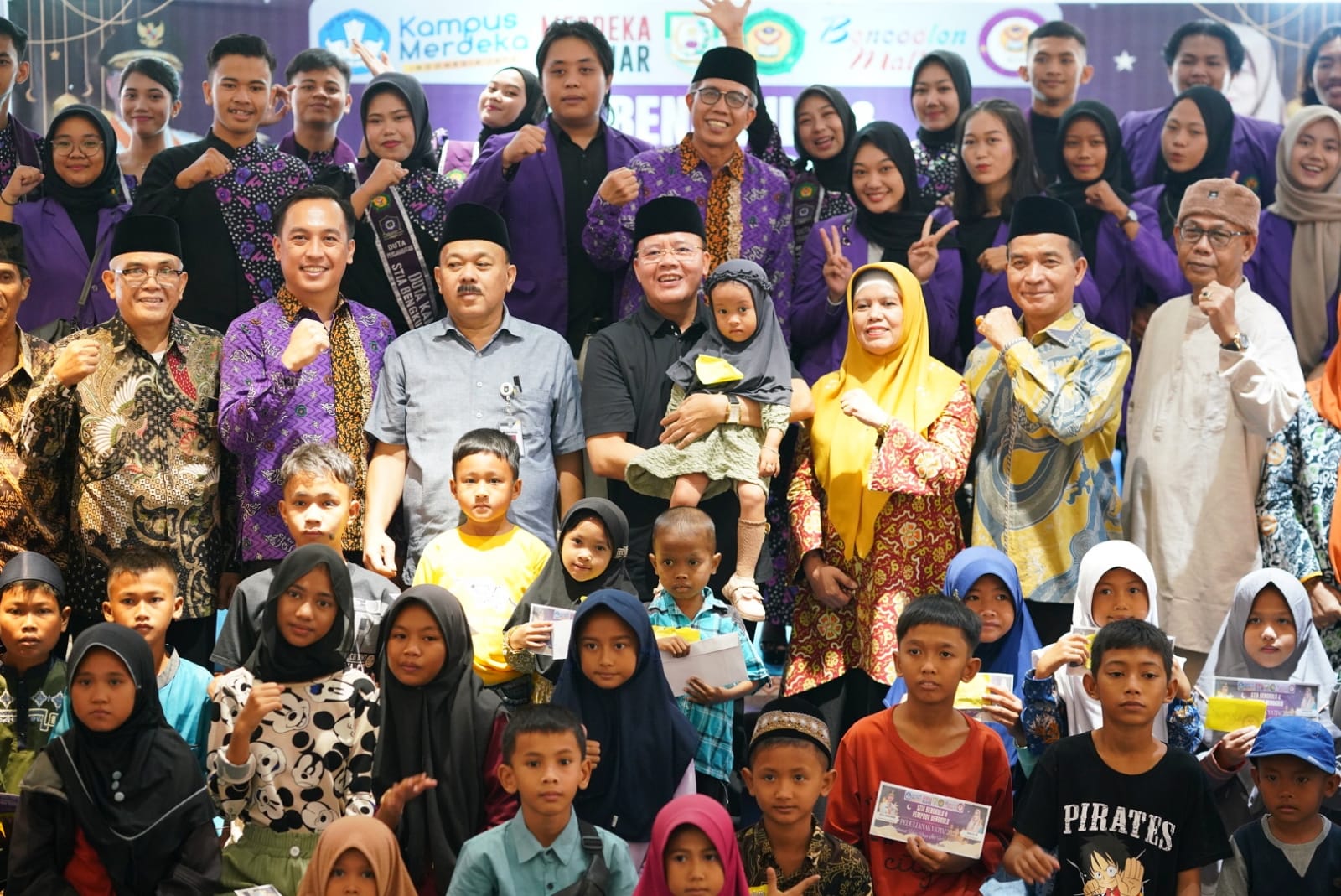 Kampus STIA Bersama Anak Yatim