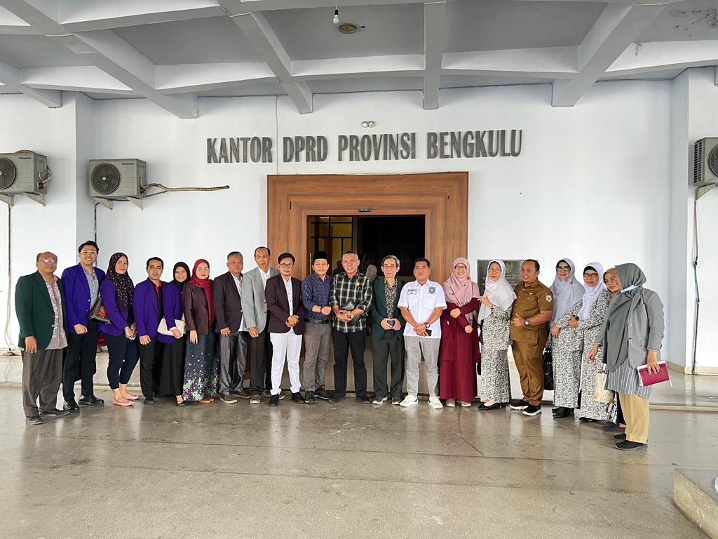 Foto Bersama Komisi IV DPRD Provinsi Bengkulu dengan IDI