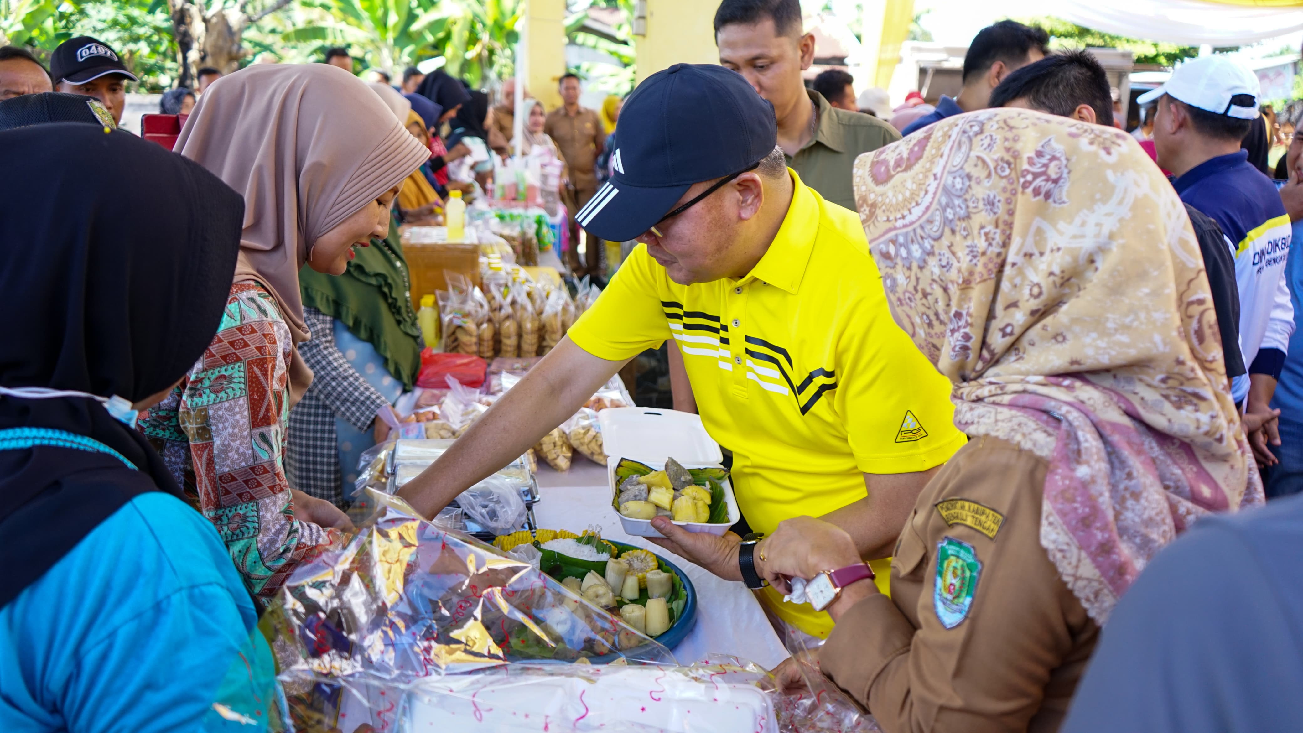 Operasi Pasar Murah di Bengkulu Tengah: Langkah Strategis Gubernur Rohidin untuk Kendalikan Inflasi