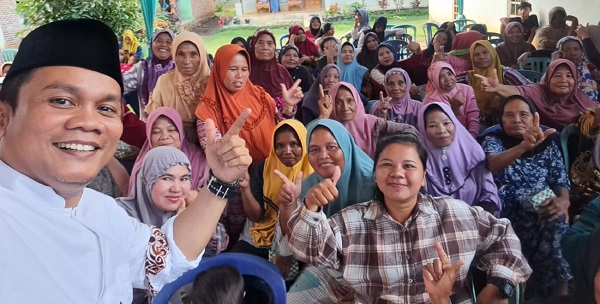 Jonaidi SP saat Foto Bersama Berbagai Suku WARGA Seluma