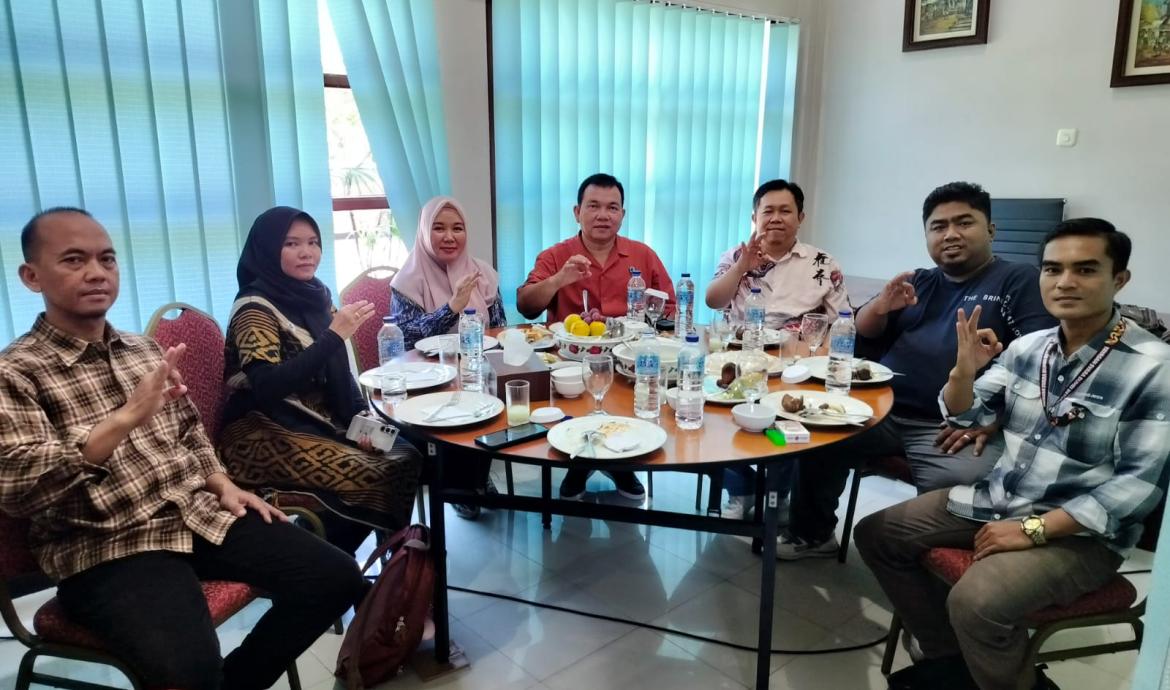 Kepala Kanwil HAM Hendry Marulitua, Oni Liza, Berti Andriani, serta Hepi. Sementara dari pihak JMSI Bengkulu hadir Ketua Dedy HP, Wakil Ketua Mahmud Yunus, dan Ketua Bidang Hubungan Antar Lembaga Rahmad Ramadhan.