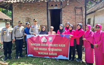 Bantuan Sosial Kaolser Kabupaten Kaur kepada warga terdapak banjir