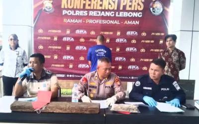 Kabag Ops Polres Rejang Lebong, AKP George Rudiyanto Press Relesase Jum’at (24/10/2025).