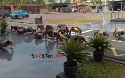 Kegiatan Pembinaan Fisik di lapangan Anton Sudjarwo Polda Bengkulu, Selasa (21/10/2025).