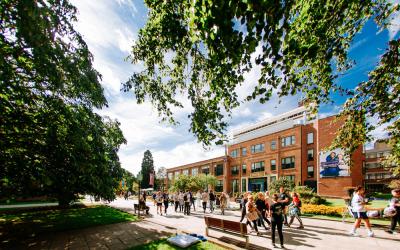 Hull atau Kingston upon Hull adalah juga menjadi salah satu kota untuk kuliah murah di Inggris.