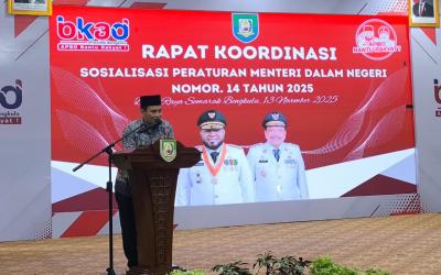 Penjabat Sekretaris Daerah Provinsi Bengkulu, Herwan Antoni, membuka Sosialisasi Permendagri Nomor 14 Tahun 2025 tentang Pedoman Penyusunan APBD Tahun Anggaran 2026, di Balai Raya Semarak, Kamis (13/11).