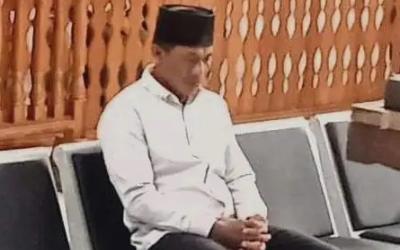 Gunawan alias Gun (43)