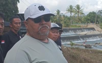 Bupati Rifai Tajuddin