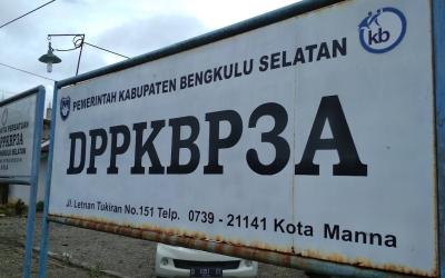 Kantor Dinas Pengendalian Penduduk, Keluarga Berencana, Pemberdayaan Perempuan dan Perlindungan Anak (DPPKBP3A) Kabupaten Bengkulu Selatan.
