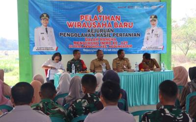 Program TNI Manunggal Membangun Desa (TMMD) ke-129 di Desa Kesongo, Kecamatan Kedungadem, Kabupaten Bojonegoro, tidak hanya menghadirkan pembangunan infrastruktur, tetapi juga memperkuat fondasi ekonomi masyarakat melalui peningkatan kualitas sumber daya manusia.