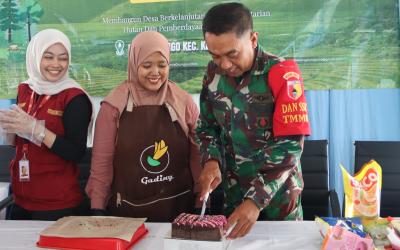 Salah satu kegiatan yang mendapat perhatian adalah pelatihan pengolahan pisang menjadi produk pangan bernilai tambah yang digelar di Balai Desa Kesongo, Minggu (2/8/2026).