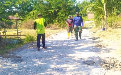 Kami sangat berterima kasih kepada bapak-bapak TNI yang membangun jalan di desa kami. Walaupun pekerjaannya belum selesai, kami yakin setelah rampung nanti akses masyarakat akan jauh lebih baik, sehingga aktivitas sehari-hari menjadi lebih mudah dan nyaman