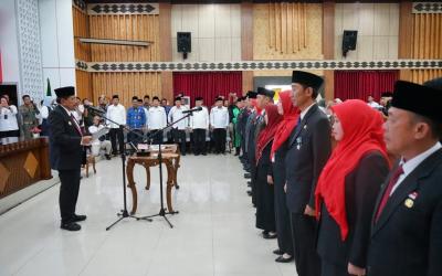 Pelabtikan 14 Pejabat Eselon II di lingkungan Pemerintah Provinsi Bengkulu, di Aula Pola Merah Putih, Kantor Gubernur Bengkulu, Rabu (28/1/2026).